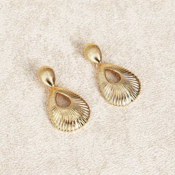 Style: Retro Material: Brass