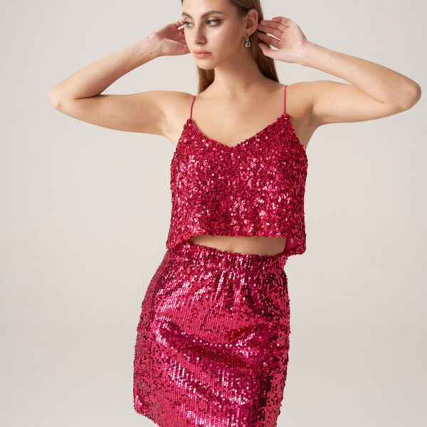 Occasion: special occasion Fabric Stretch: Medium Stretch Waist: Natural Waisted Embellishment: Sequins Skirt Type: Straight Fabric: Polyester 97.0%