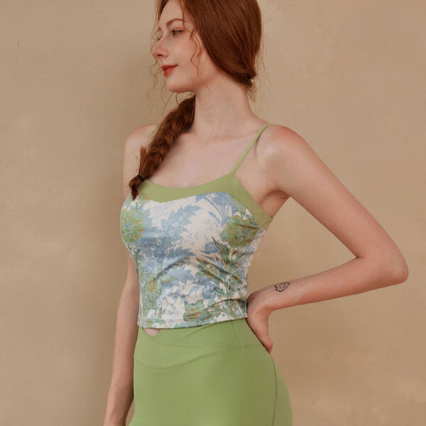 Style: Active Season: Spring