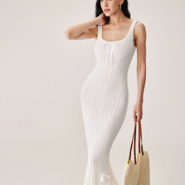 Fabric:This Knit Maxi Dress is made of Viscose and Nylon. Viscose (aka rayon) is a man-made cellulosic fiber made from wood pulp. It's soft
