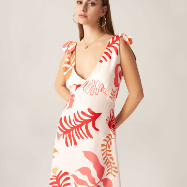 - Fabric Stretch: No Stretch - Waist: High Waisted - Embellishment: Tie