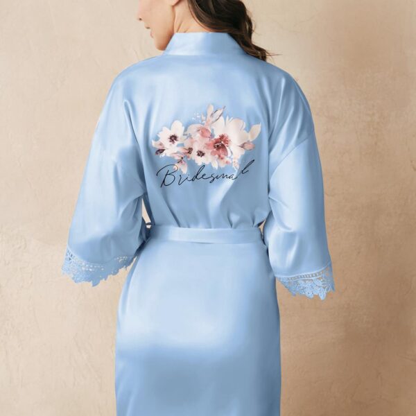 AW Short Satin Print Robe silky texture offers a touch of elegance and supreme comfort. Perfect for a relaxed